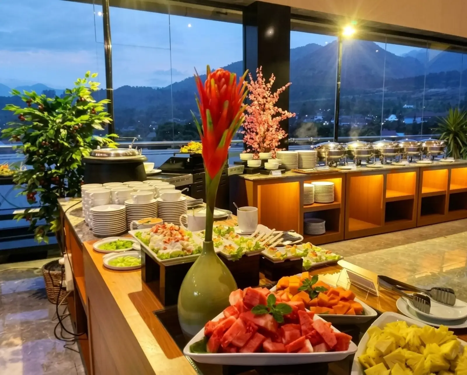 Breakfast at Cahaya Resto with a view of the mountains